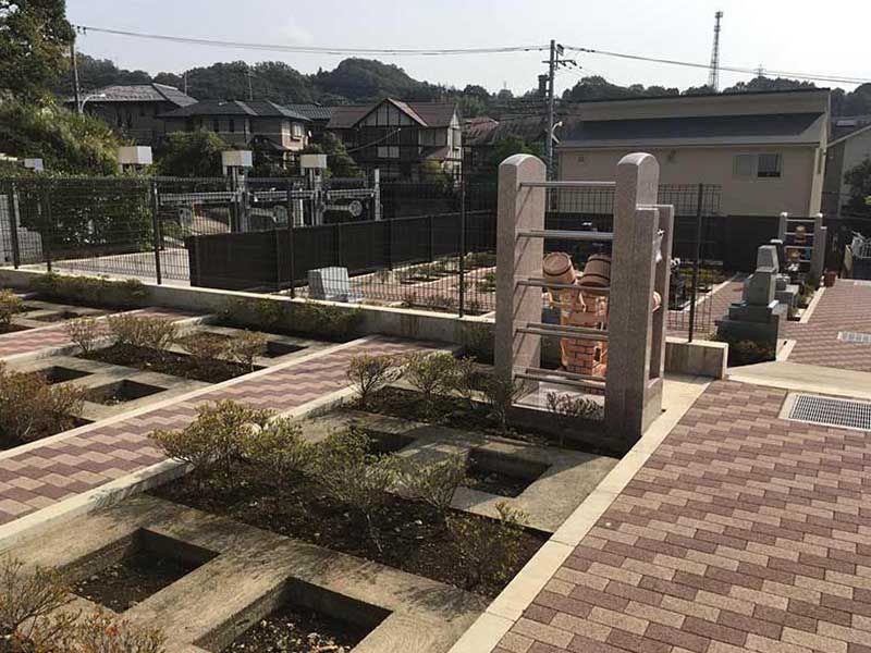 二宮霊園 ひかりの丘　墓域各所にある水汲み場