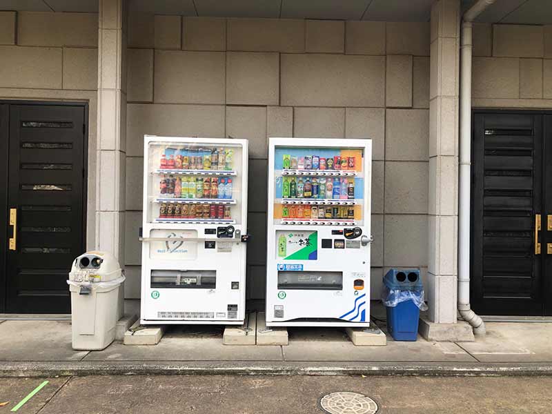 蓮馨寺　自動販売機を完備