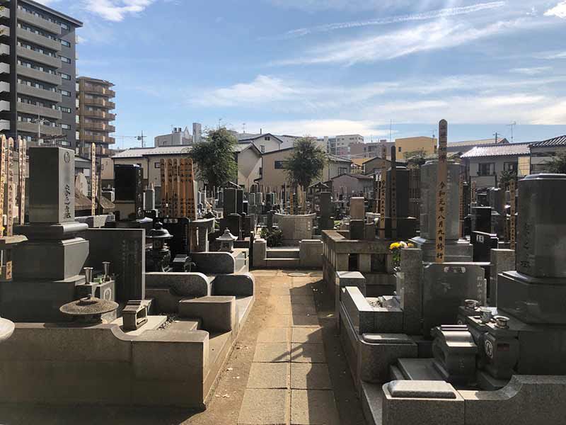 蓮馨寺　広々とした区画