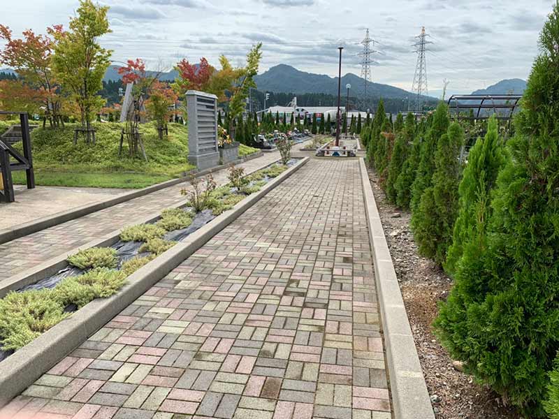 長岡やすらぎ霊園