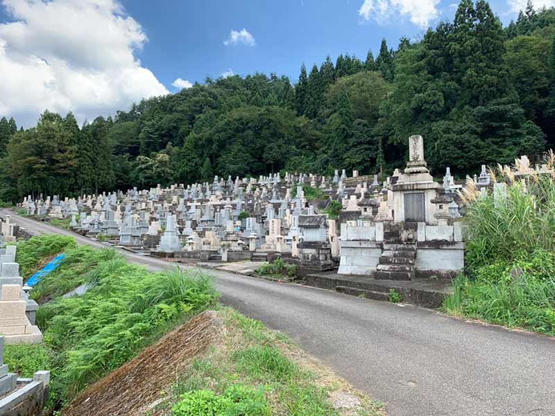 南砺市営 井波墓地