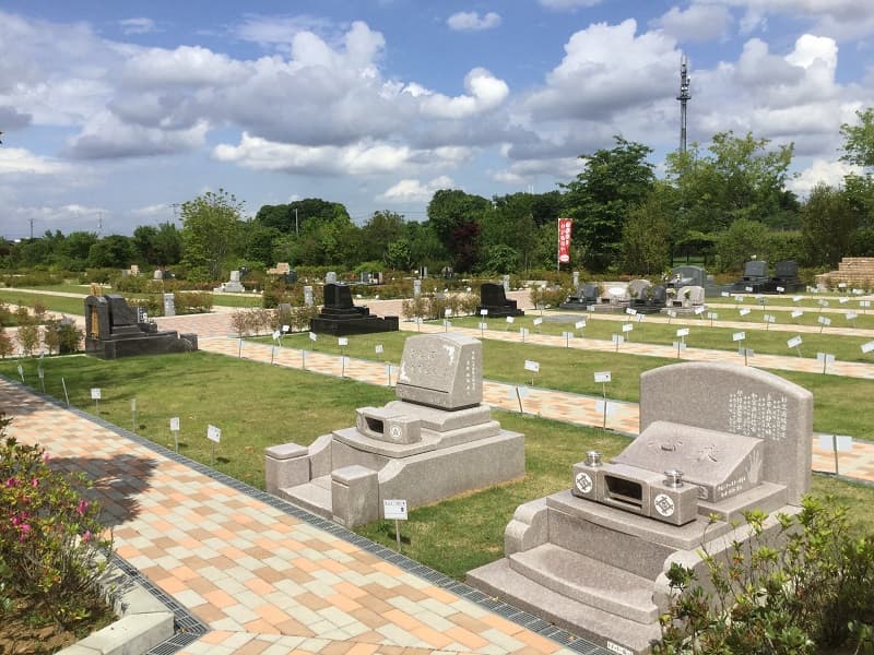 森のお墓 弥生の里・自然聖園の洋型墓石