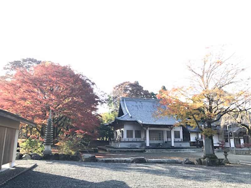 心源院　境内風景と本堂