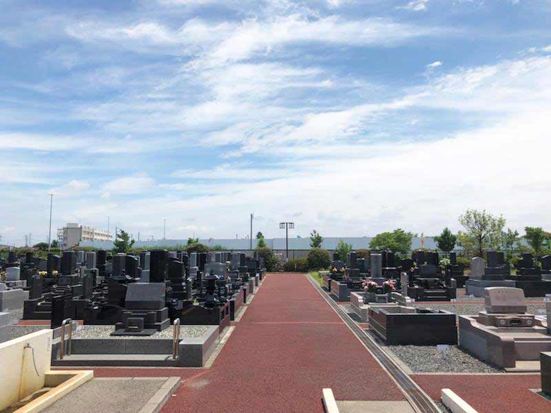 光明寺墓苑　開放的な雰囲気の墓域