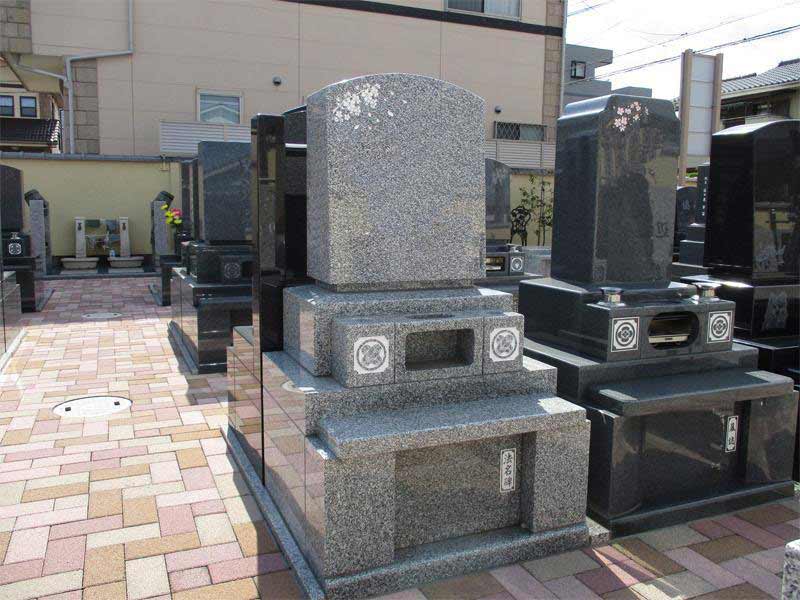 一ノ割駅前霊園　こだわりの墓石