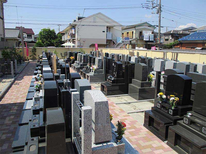 一ノ割駅前霊園　区画整理された墓域