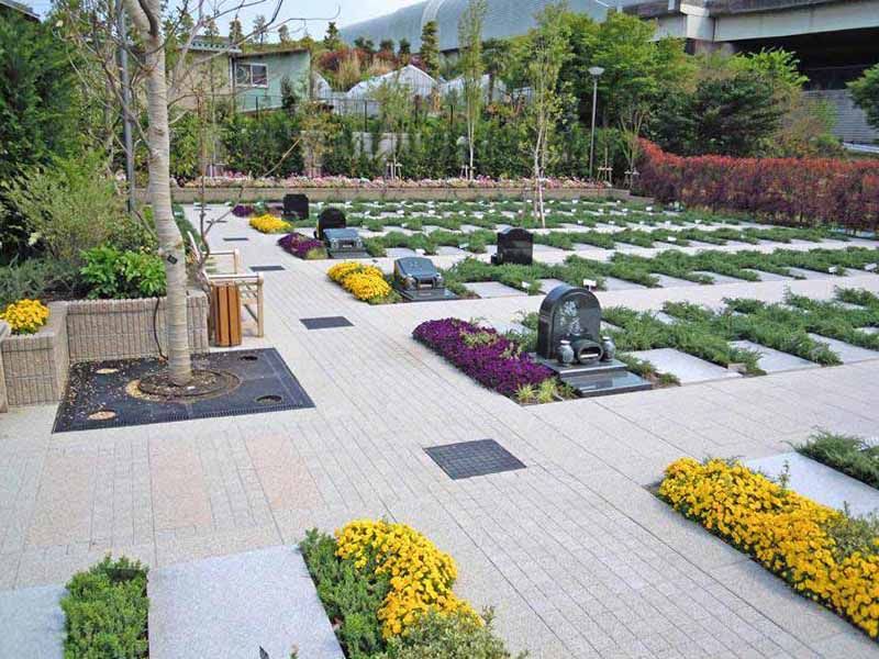 川口メモリアル和楽邸　平坦でお参りしやすい墓域