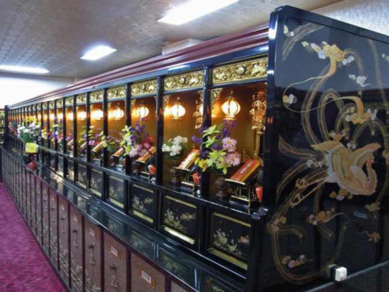 聞乗寺 御堂内墓地　納骨スペース