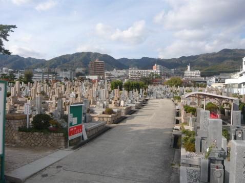 石屋墓園