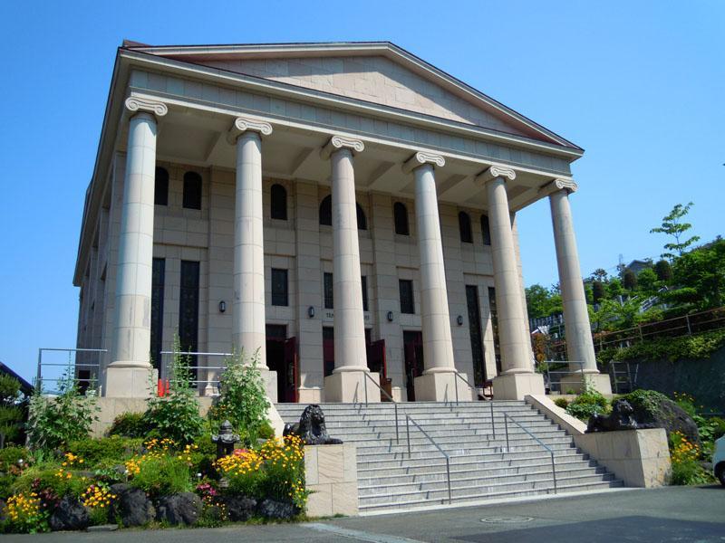 川崎霊園　モダンな造りの施設