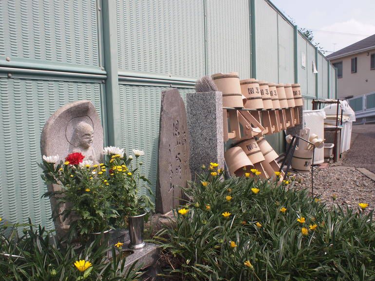 藤沢霊園　整頓された水汲み場