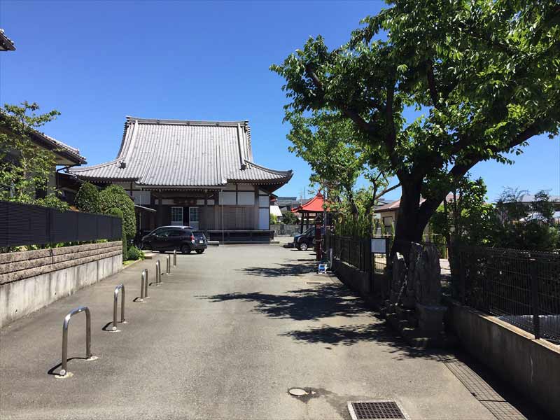 湘南茅ヶ崎やすらぎ霊園　法要を執り行える本堂
