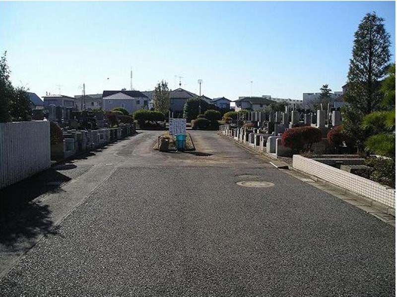 船橋市営 習志野霊園 広々としたメイン参道