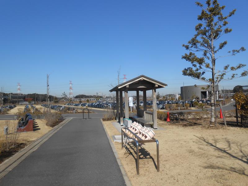八千代市営霊園　水場と休憩スペース