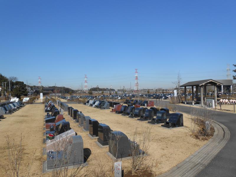 八千代市営霊園　バリアフリー設計で安心の墓域