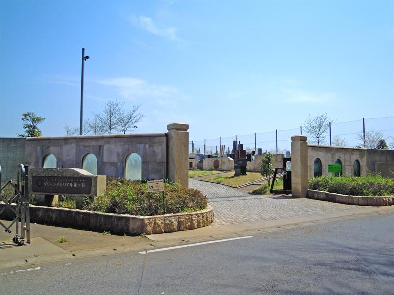 グリーンメモリアル鎌ヶ谷　石門の入り口