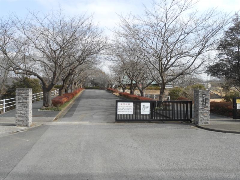 市原市営 能満墓園　広い入り口