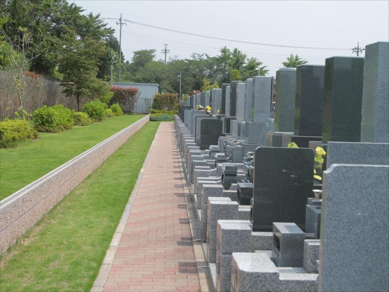 メモリアルパーク市原能満霊苑　石畳の参道