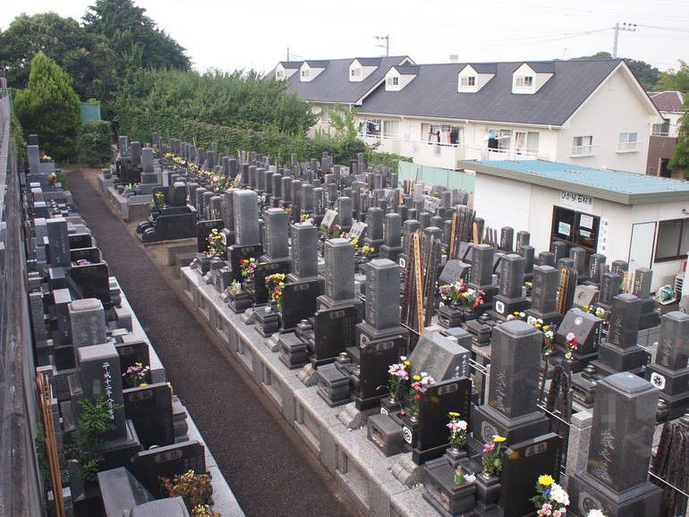 藤沢霊園　区画整備された墓域