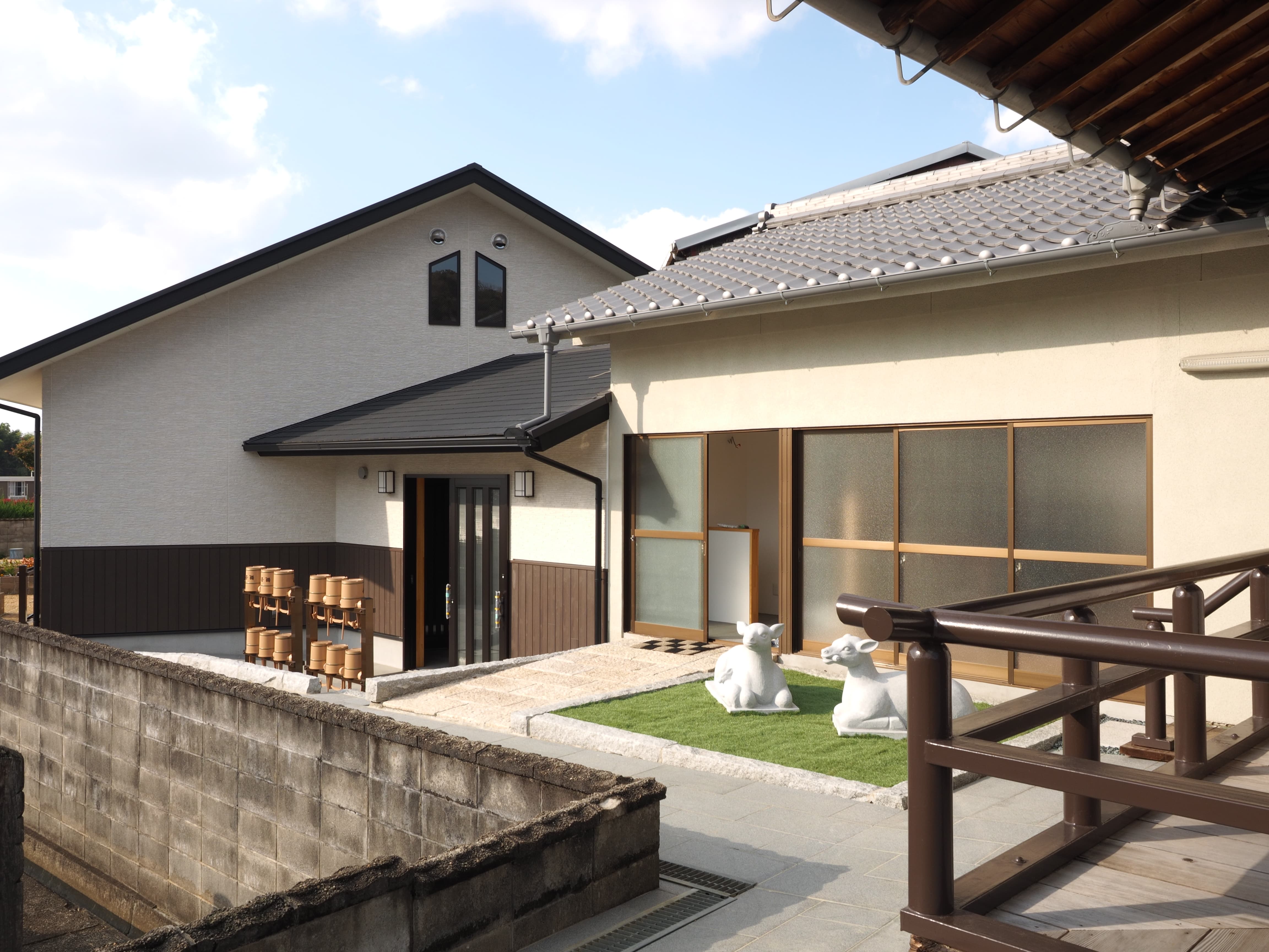 観音寺墓堂