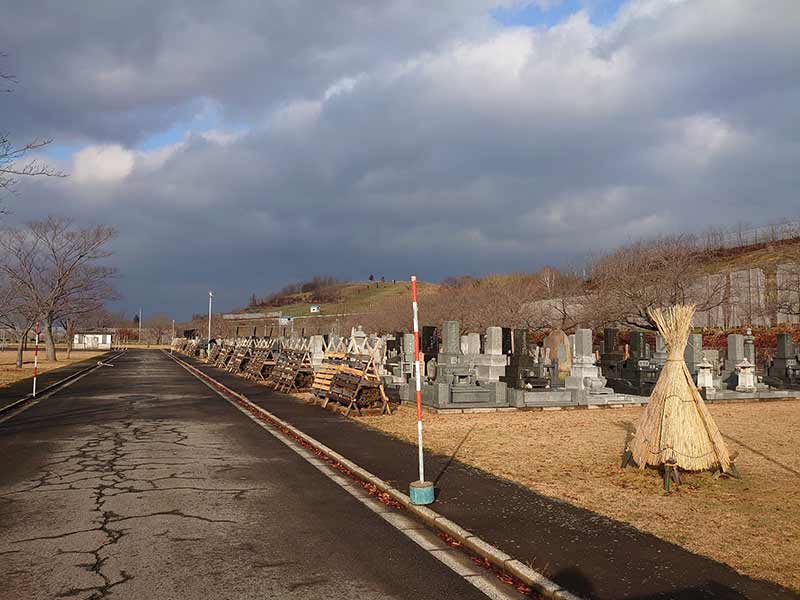 黒石市姥懐霊園墓地