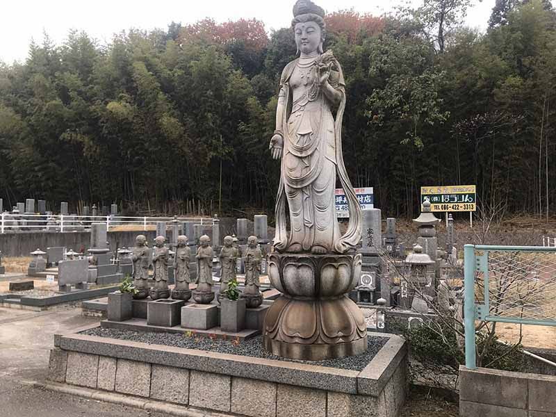 陵光墓苑