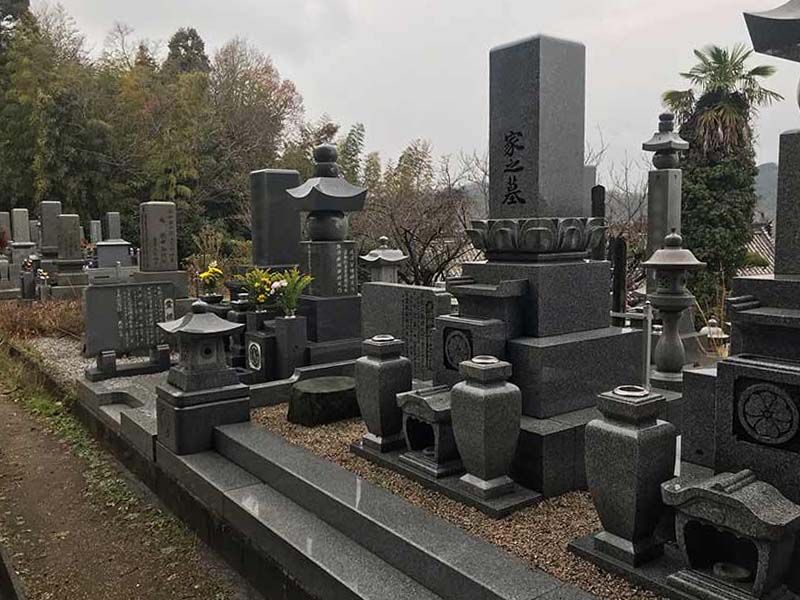 自性院墓地