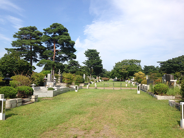 都立 小平霊園　全体面積の半分近くが緑地の自然溢れる霊園