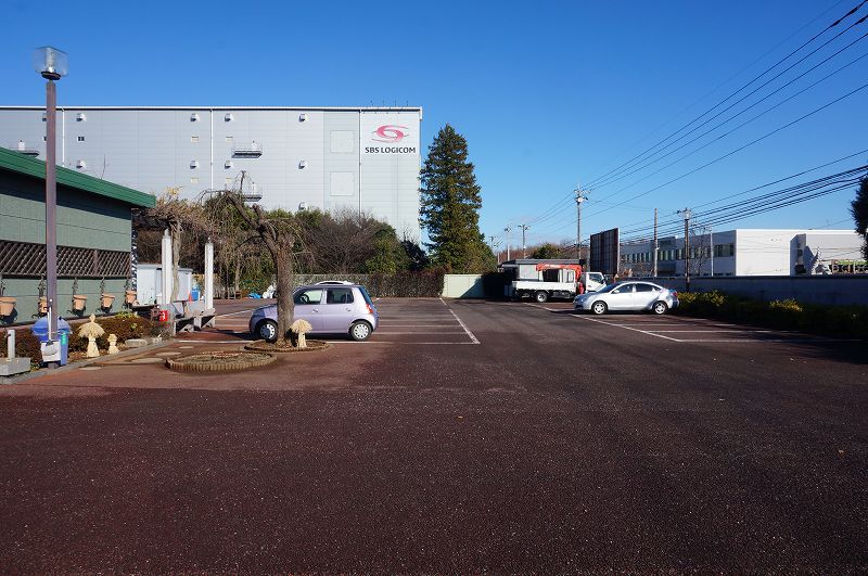 平和浄苑　広々とした駐車場