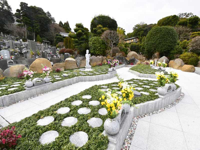 いずみの郷ゆがわら樹木葬墓地