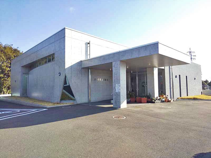大分市営 丸山墓地公園　納骨堂外観