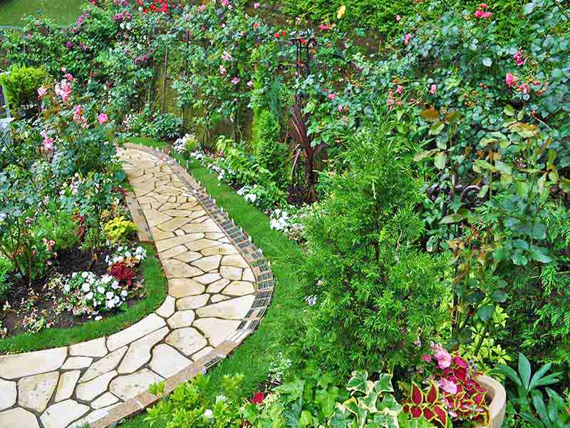 鎌倉やすらぎの杜　ガーデニングを楽しめる園内風景