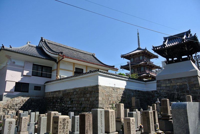 圓妙寺の墓地区画