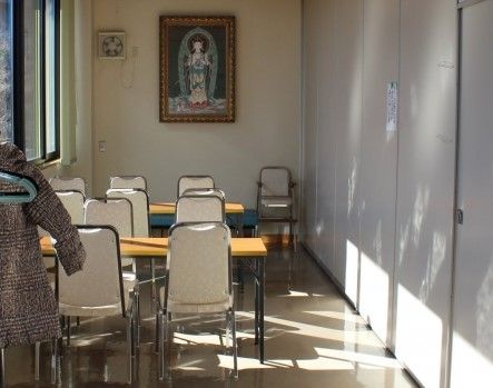 メモリアルガーデン新座　管理事務所内休憩スペース