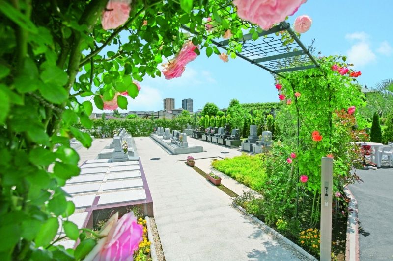 サンク川口霊園の敷地内へのゲート