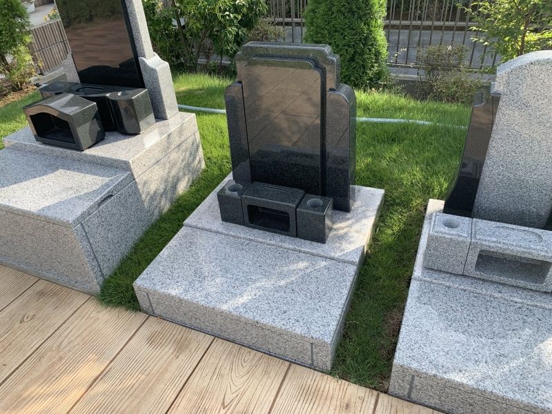 メモリアルプレイス川口の郷の３つの新しい墓石