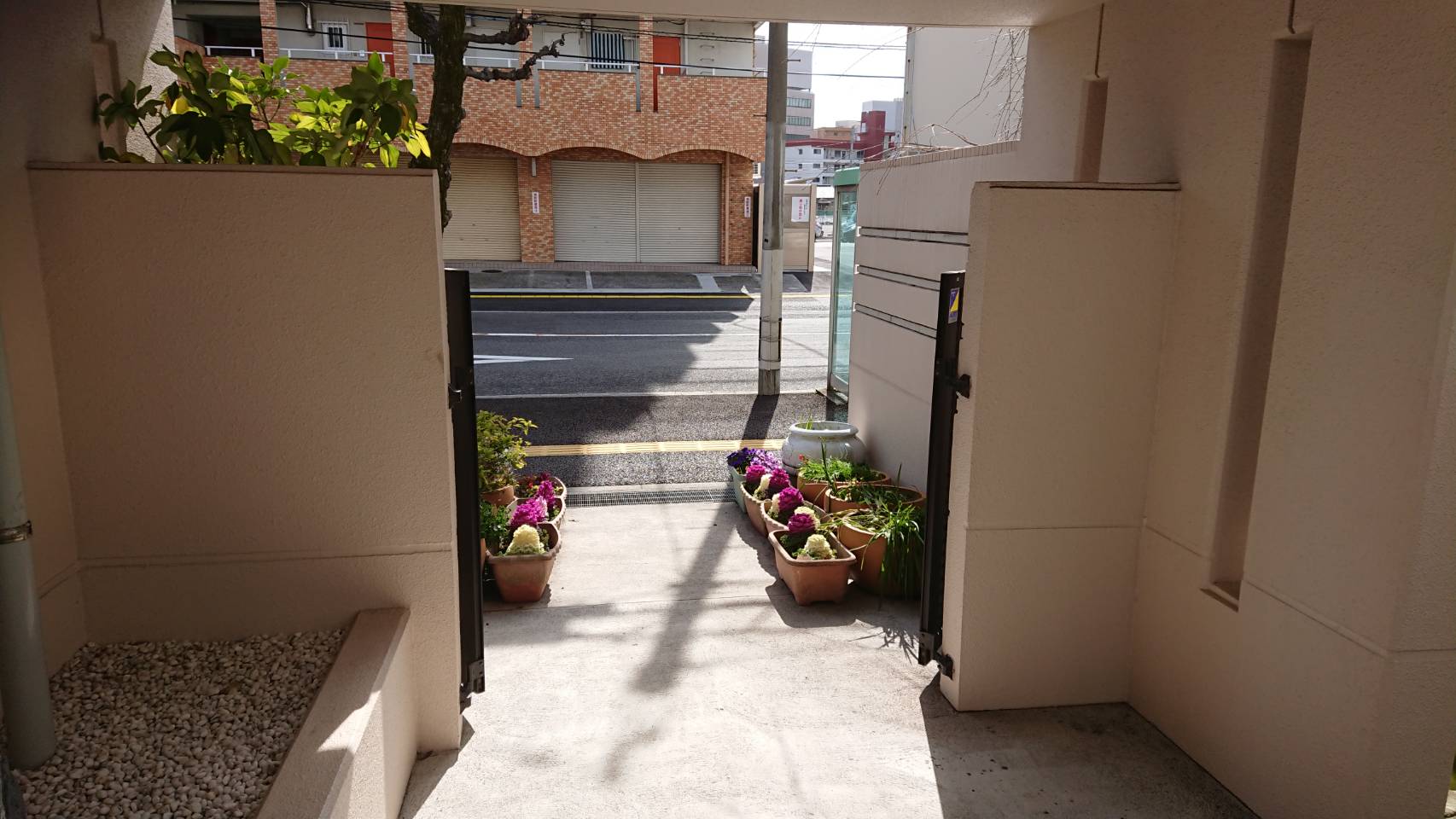 専光寺墓苑の霊園入り口②