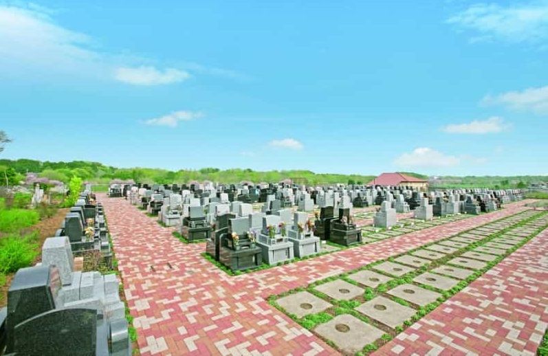 メモリアルパーク緑の丘　自然豊かな苑内