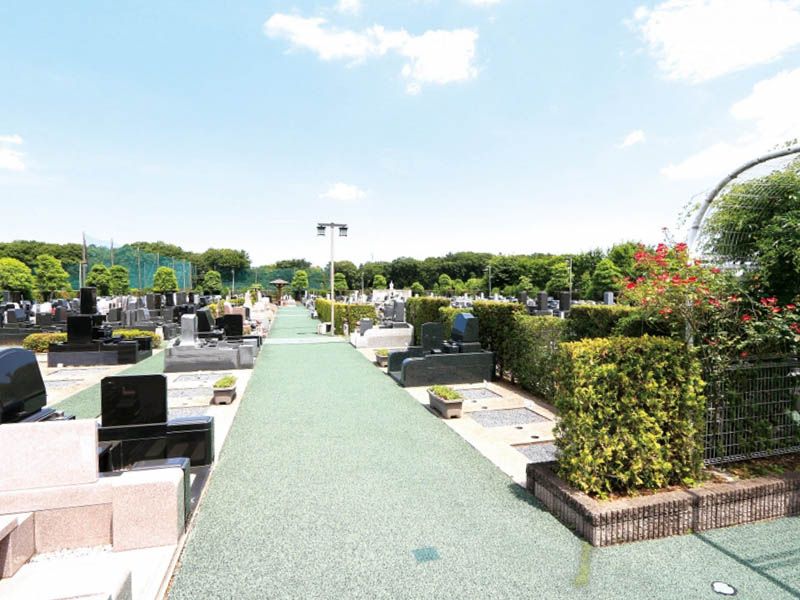 狭山やすらぎ霊園　フラットな参道
