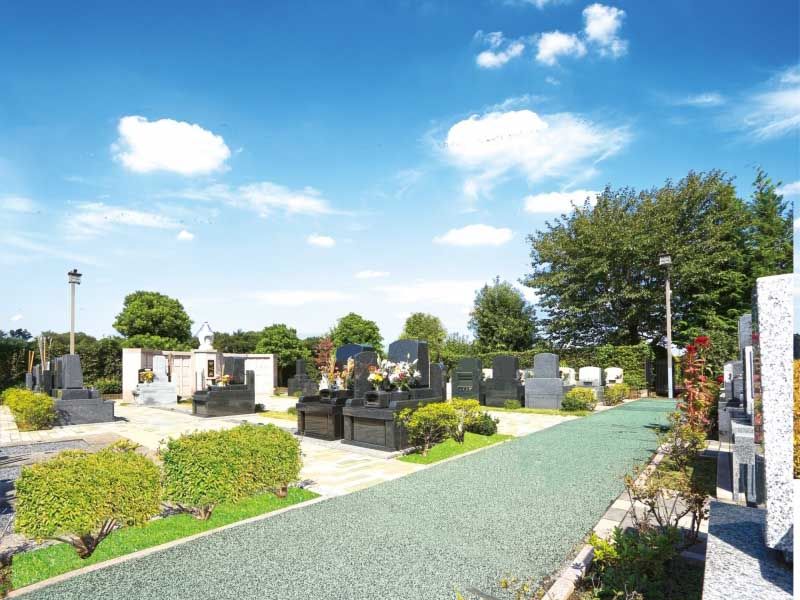 狭山やすらぎ霊園　きれいに区画された墓地