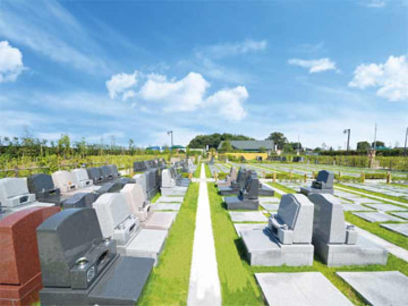 川越さくら浄苑　開放感のある芝生墓所