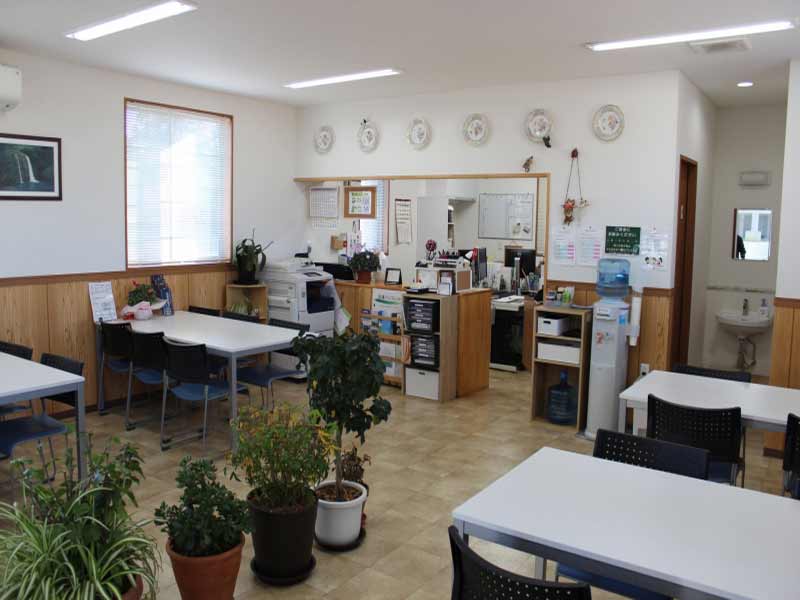 南川越霊園　休憩室内