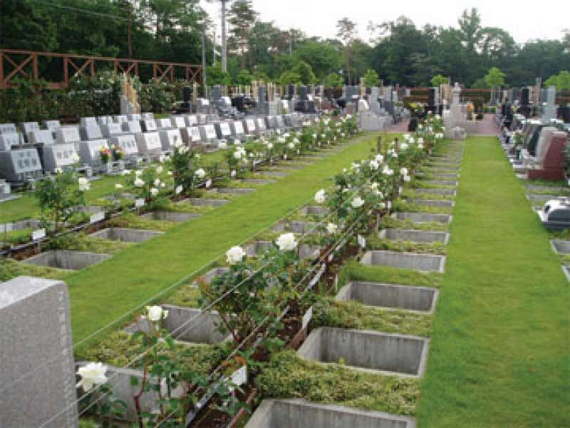 新所沢友愛聖地苑　花のある芝生墓所