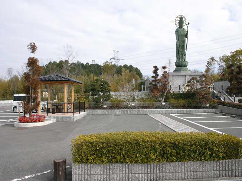 枚方紫峰霊苑　駐車スペース