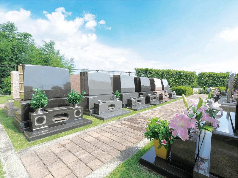 メモリアル富士見霊園　日当たりが良く明るい墓域