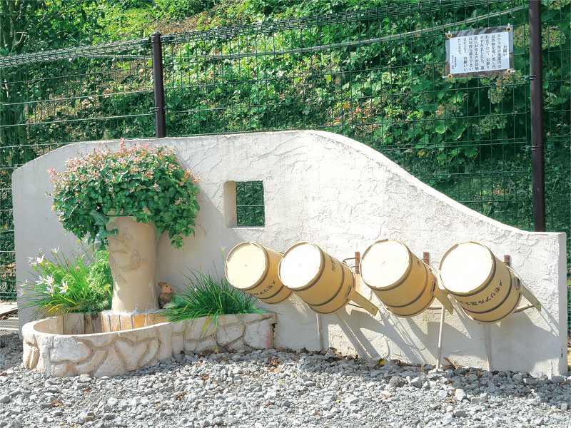 メモリアル富士見霊園　ガーデン風のモダンな桶置き場