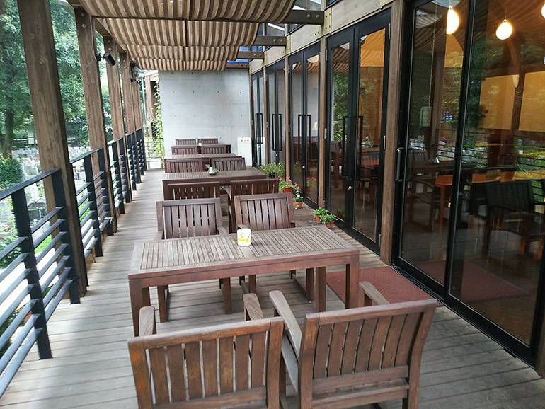 小平ふれあいパーク　ウッドデッキのテラス