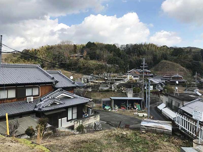 神童子墓地