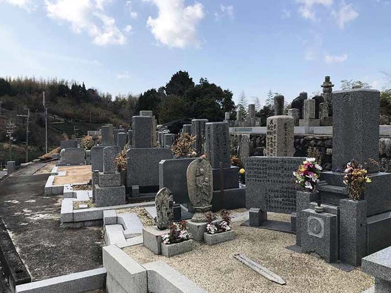 神童子墓地