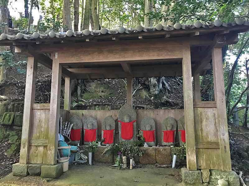 例幣墓地